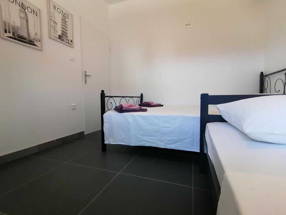 Villa Marta 3 Bedrooms, 2 Baths And Pool Kaštel Štafilić Εξωτερικό φωτογραφία