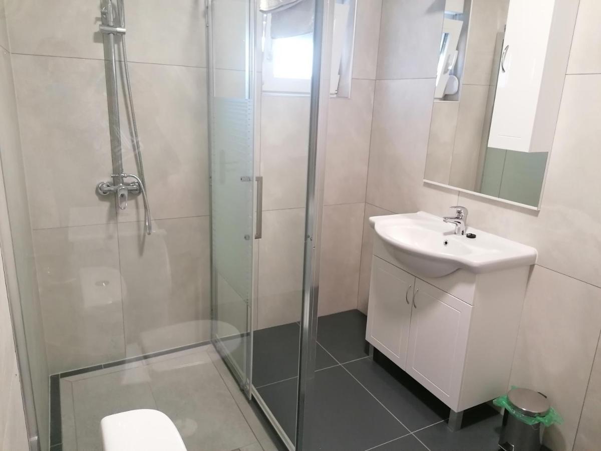 Villa Marta 3 Bedrooms, 2 Baths And Pool Kaštel Štafilić Εξωτερικό φωτογραφία