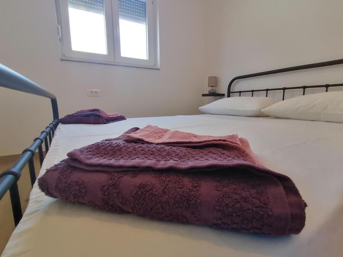 Villa Marta 3 Bedrooms, 2 Baths And Pool Kaštel Štafilić Εξωτερικό φωτογραφία