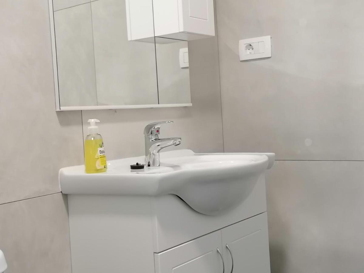 Villa Marta 3 Bedrooms, 2 Baths And Pool Kaštel Štafilić Εξωτερικό φωτογραφία